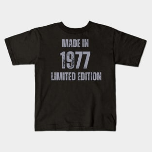 Vintage Made in 1977 , Limited Edition  , Gift for Mom Dad Birthday Kids T-Shirt